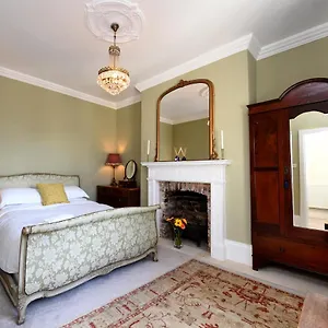  Apartment Self Catering - West End